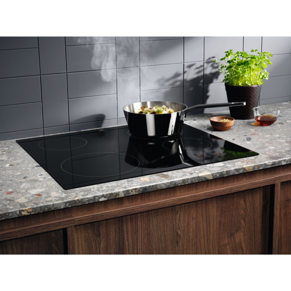 Варильна поверхня електрична Electrolux ELECTROLUX EIB60420CK
